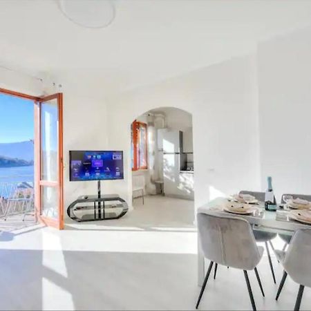 Apartment With View Lake Maggiore/Laveno Mombello 外观 照片
