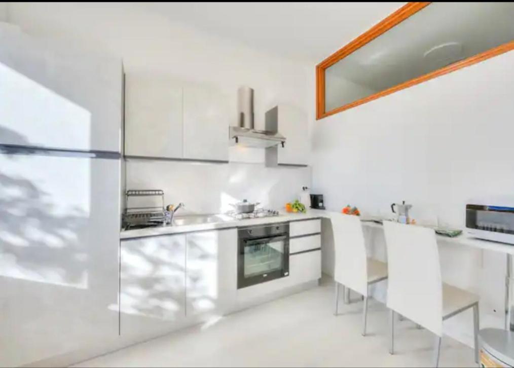 Apartment With View Lake Maggiore/Laveno Mombello 外观 照片