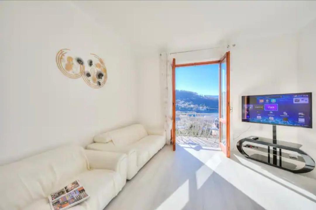Apartment With View Lake Maggiore/Laveno Mombello 外观 照片