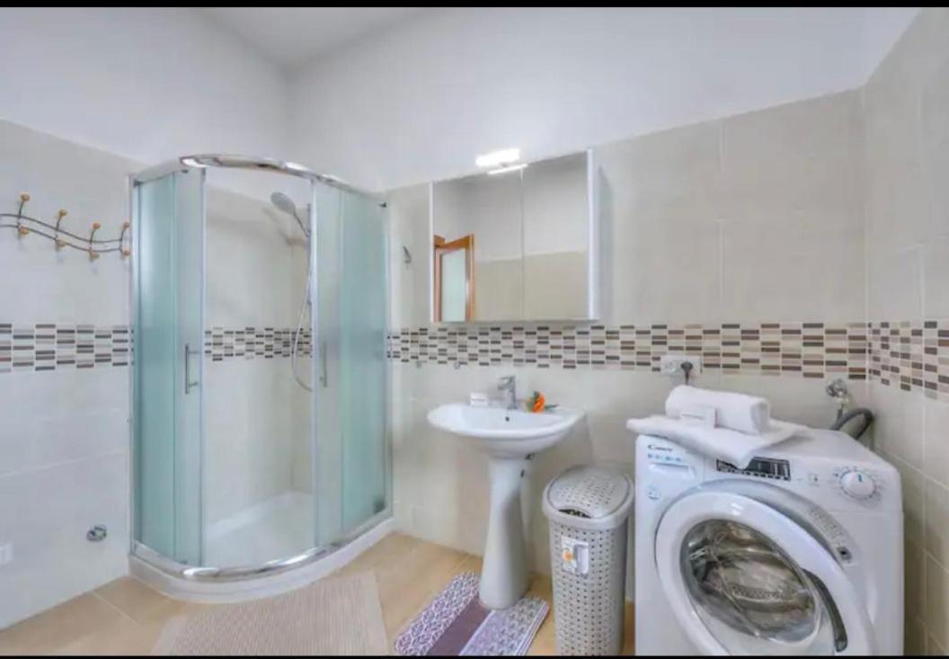 Apartment With View Lake Maggiore/Laveno Mombello 外观 照片